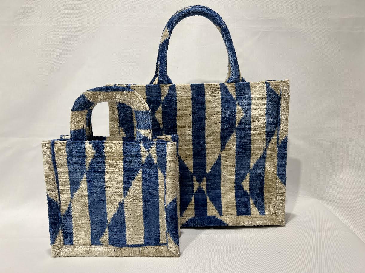 WD Tote Bags