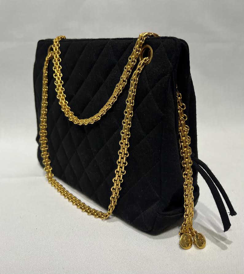 Vintage CHANEL Shoulder Bag