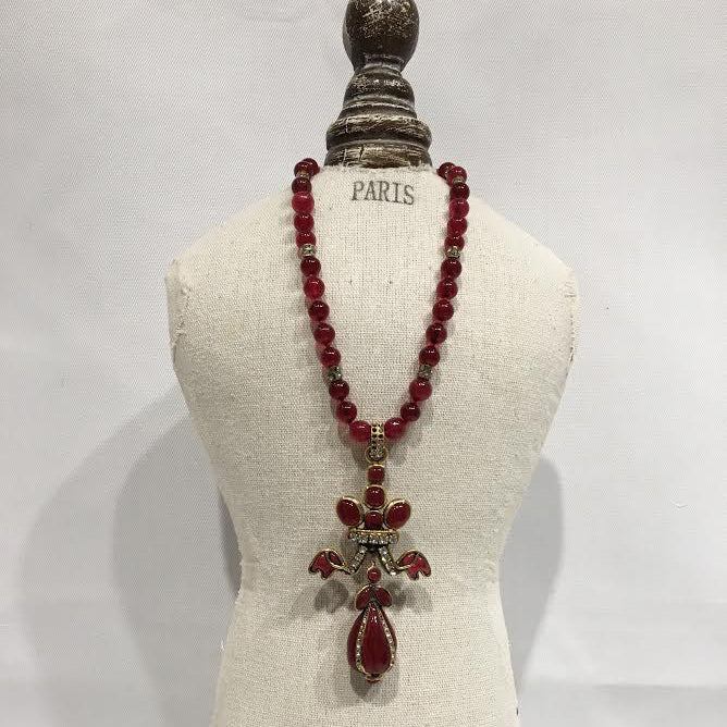 CHANEL Pendant Necklace