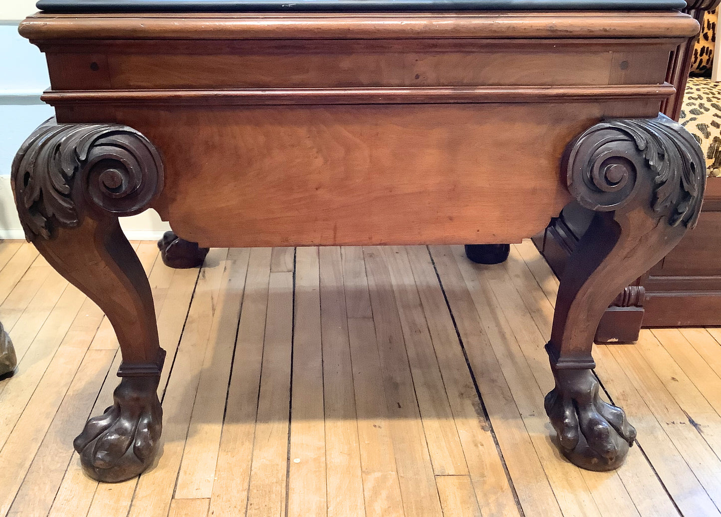 Antiques Table Planter
