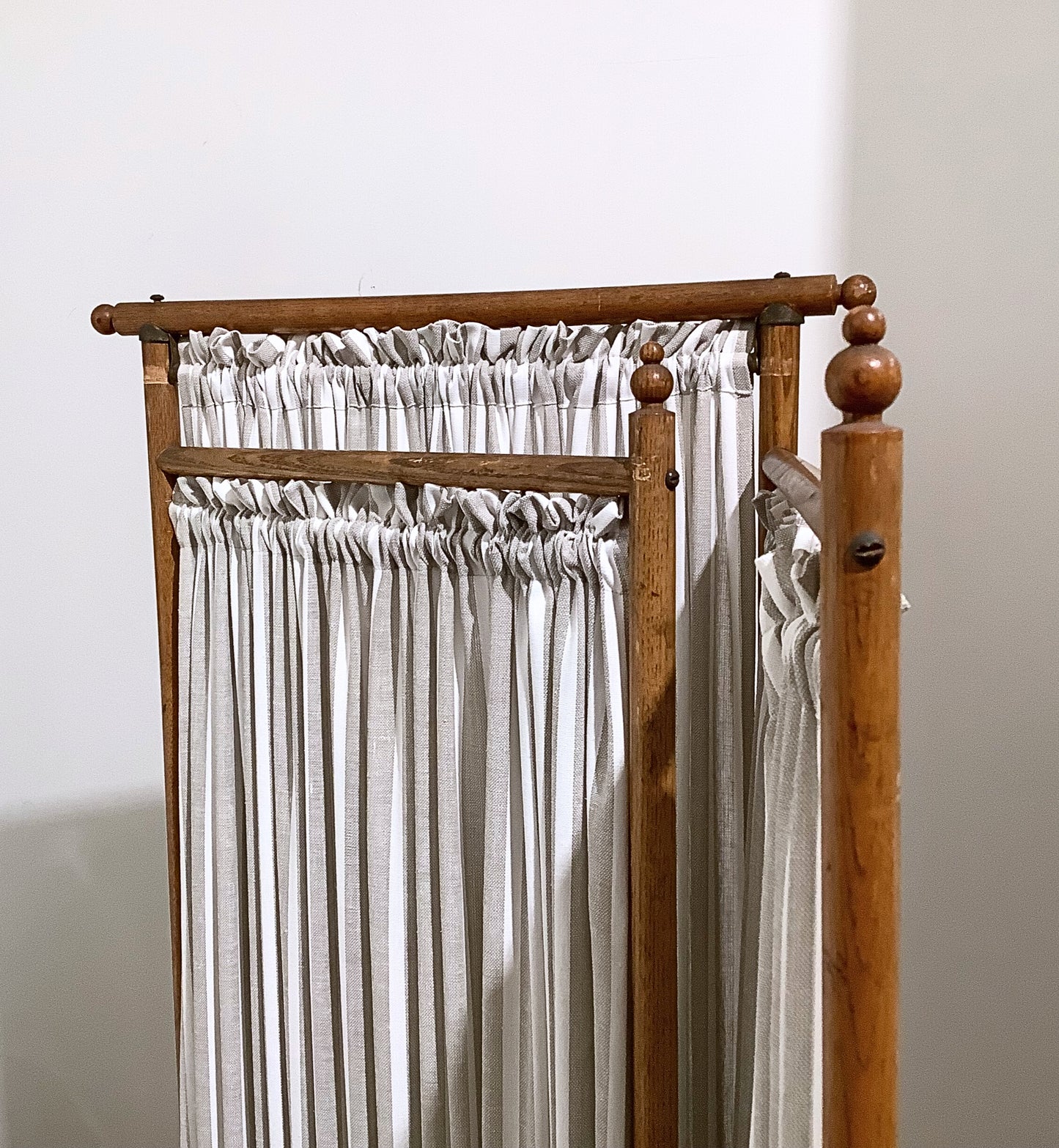 Victorian Screen